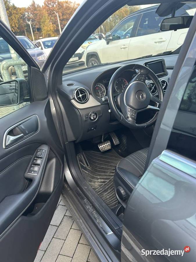 Sprzedam Mercedes Klasa B 2013 stan very nieuszkodzony Motoryzacja Świątniki Górne sprzedam