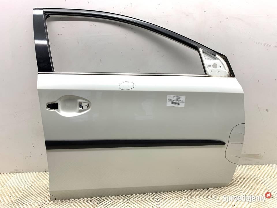 DRZWI PRAWY PRZÓD TOYOTA AURIS II Kombi 1318 sprzedam