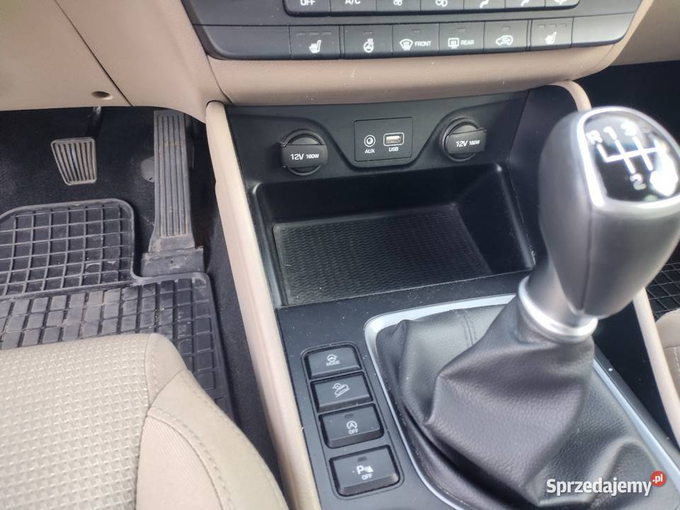Hyundai Tucson 16 benzyna 132 salon Polska