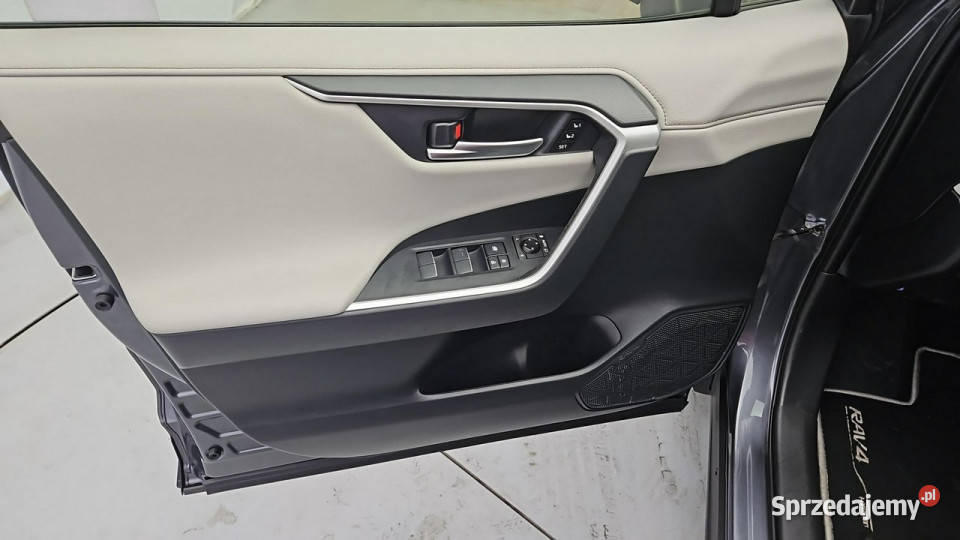 Toyota RAV4 25 Hybrid Executive 4x4 Z Polskiego