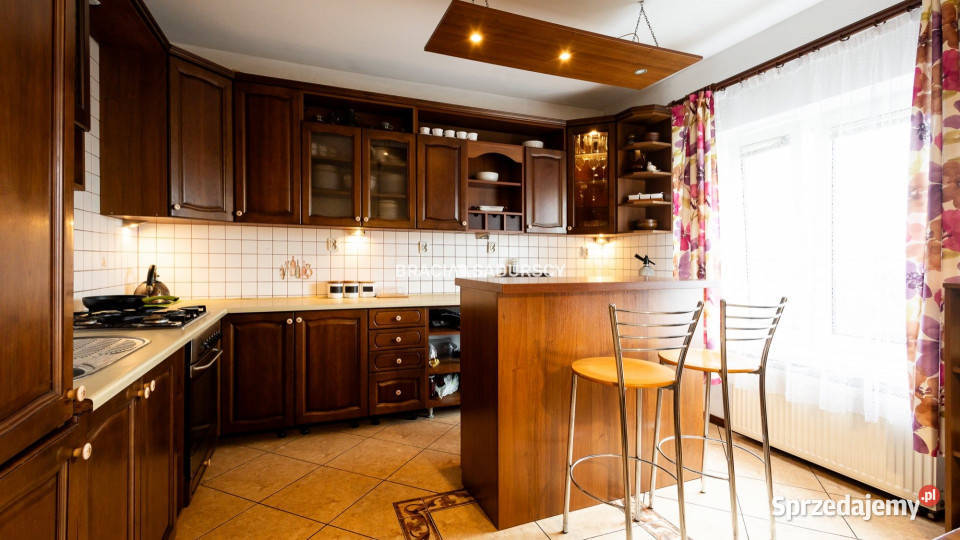 Dom wolnostojący sprzedam Kraków 2696m2