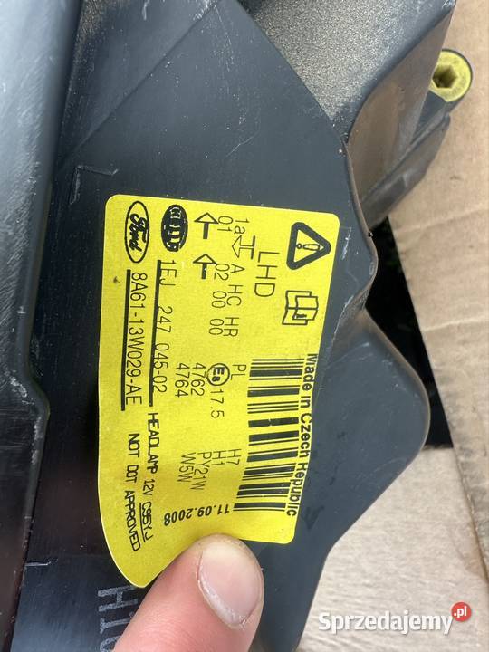 Lampa przednia prawa FORD FIESTA MK7 łódzkie Wieluń