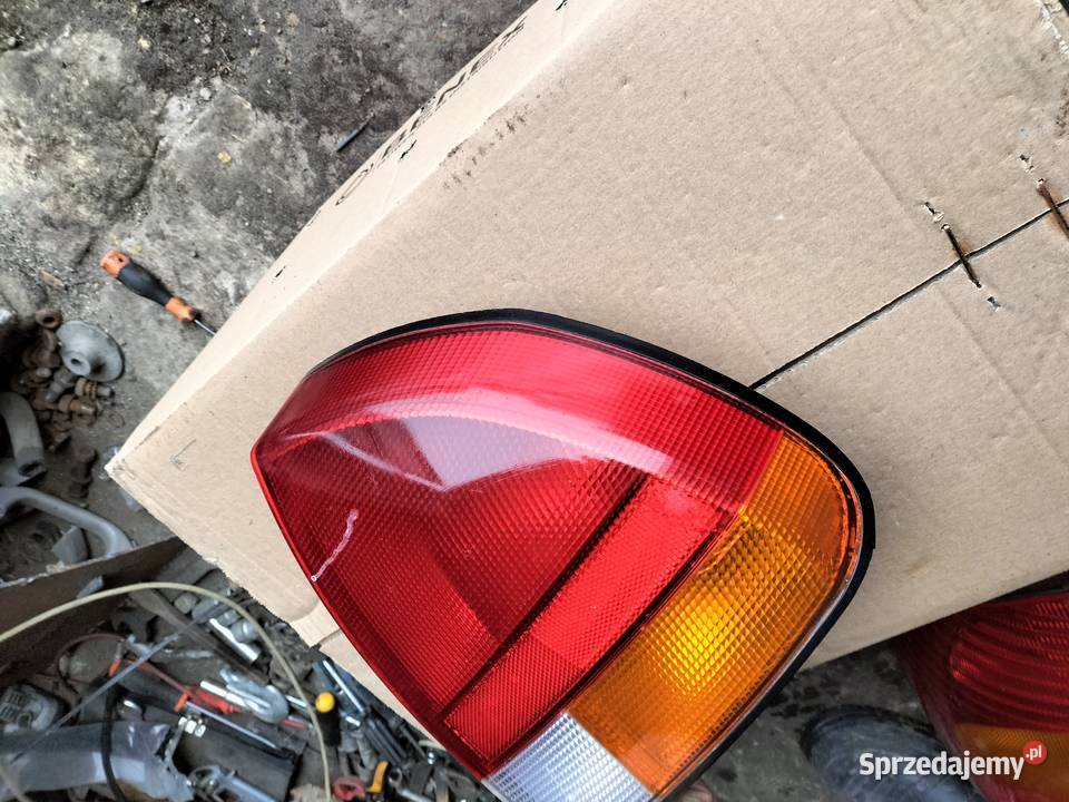LAMPA TYŁ TYLNA PRAWA MITSUBISHI CARISMA lubelskie