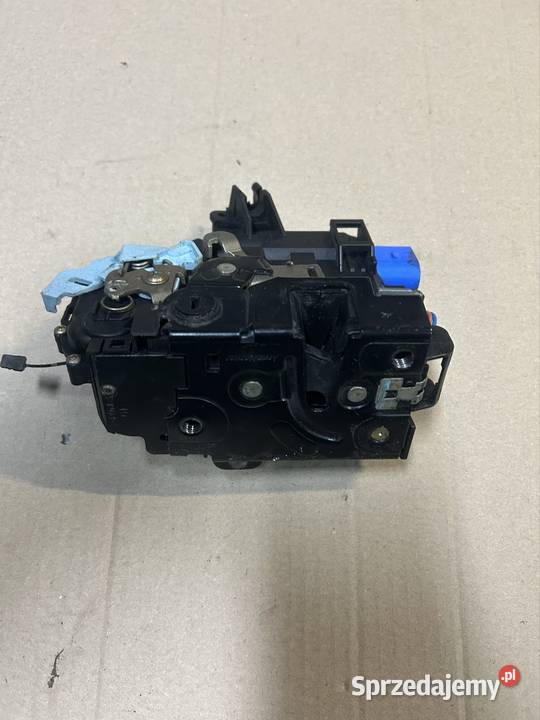 Zamek drzwi lewy tył golf 5 plus 7L0839015 osobowe Bydgoszcz