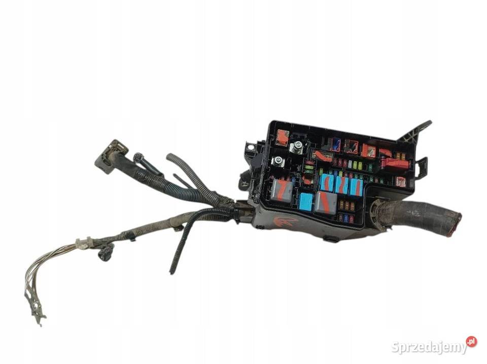 SKRZYNKA BEZPIECZNIKÓW 7588 3W 25 B HYB Lexus NX sprzedam