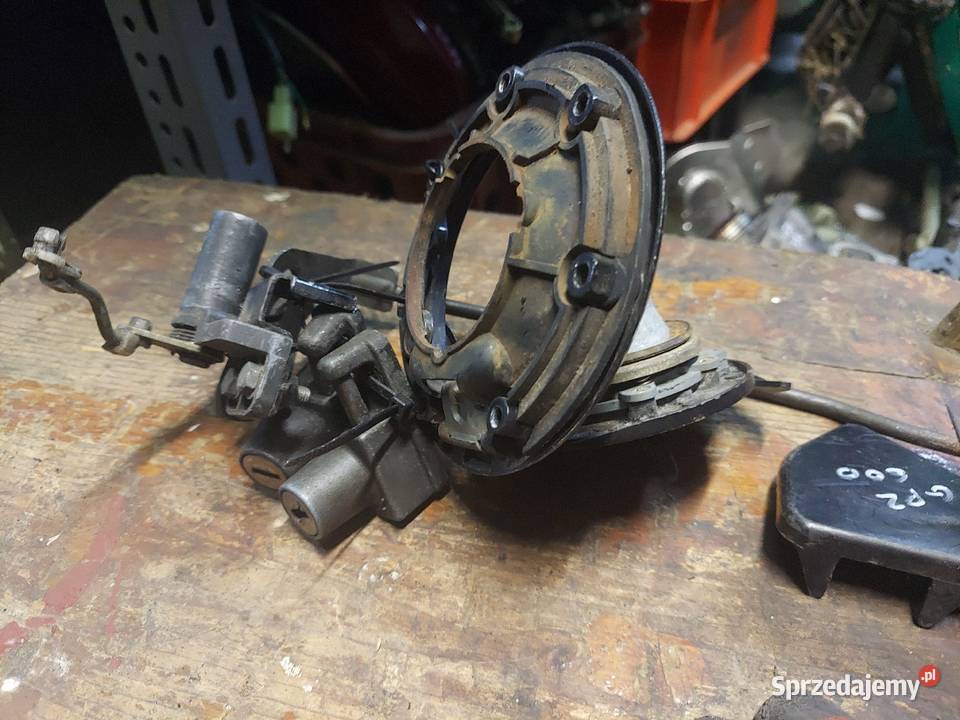 Kawasaki GPZ 600 zamki korek wlewu zamek Jelenia Góra