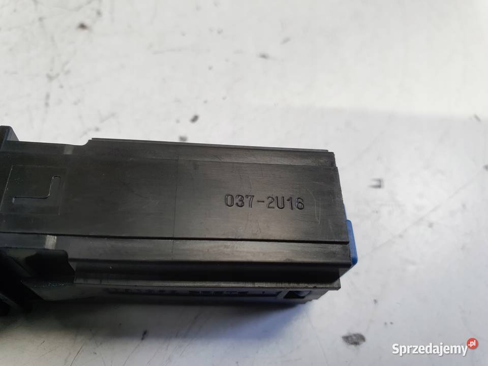 Toyota Corolla E21 PRZYCISK GRZANIA FOTELA Rudka