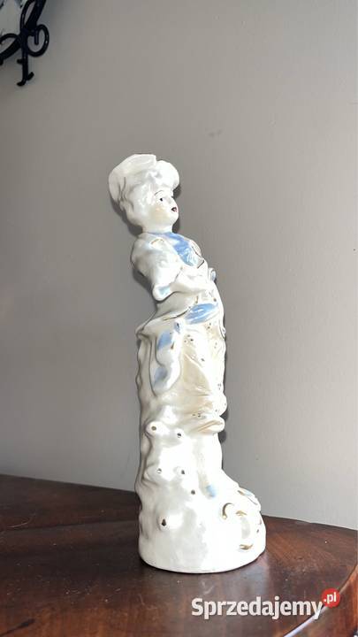 Figurka młodzieńca Bez sygnatury Gdańsk sprzedam