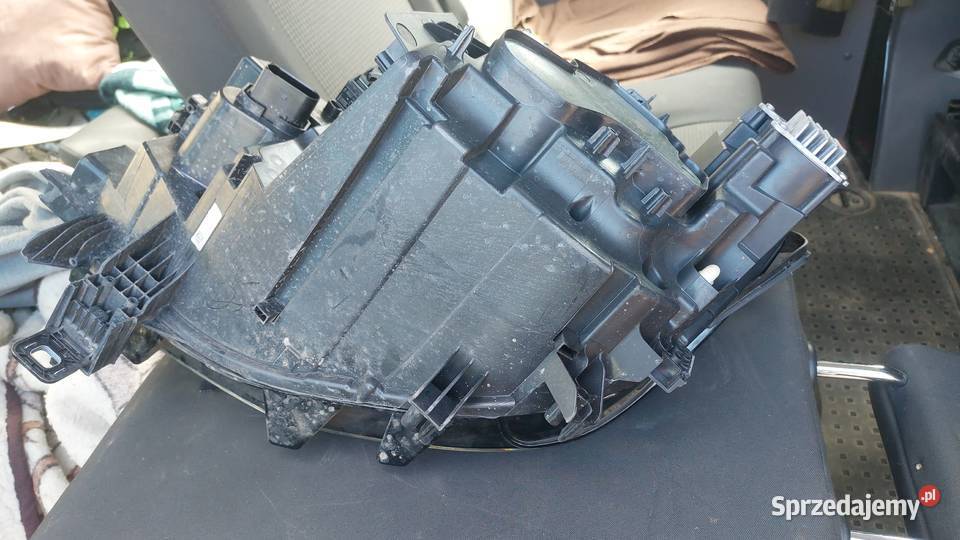 VW ID4 FULL LED PRAWA PRZEDNIA 11B941036M osobowe Iwanowice sprzedam