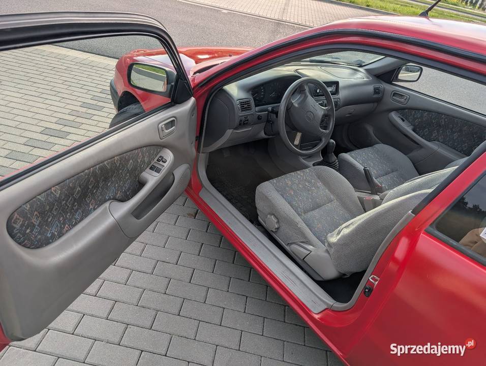 Toyota Corolla 14 bez rdzy nowe opony 250000km