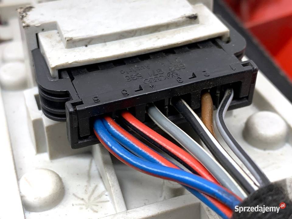 LAMPA LEWY TYŁ AUDI A2 8Z0945095 Hatchback 0005