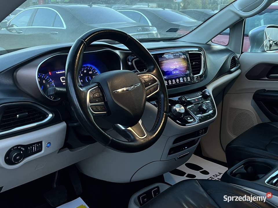 Chrysler Pacifica 2017 Warszawa