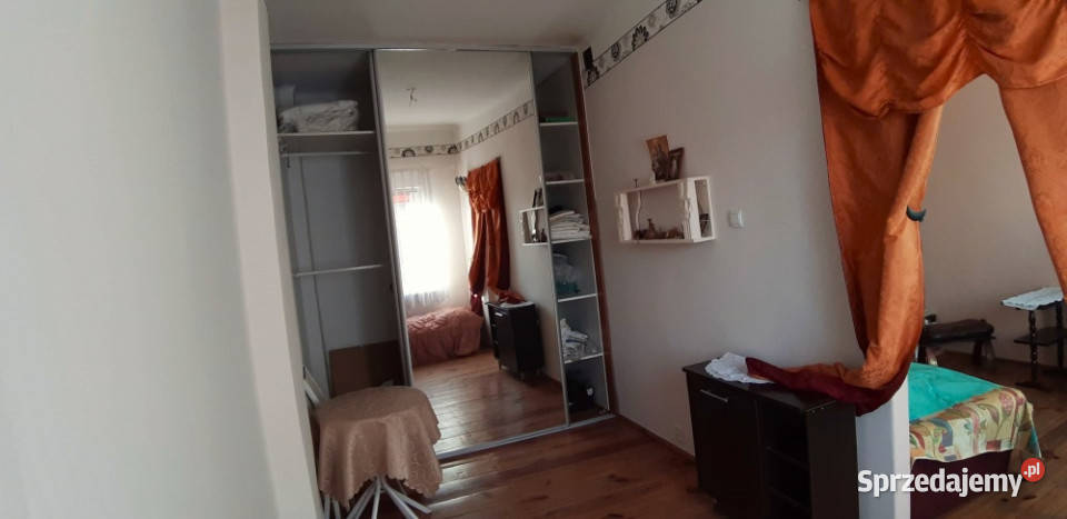 Mały bliźniak z garażem zalewem garaż Borków