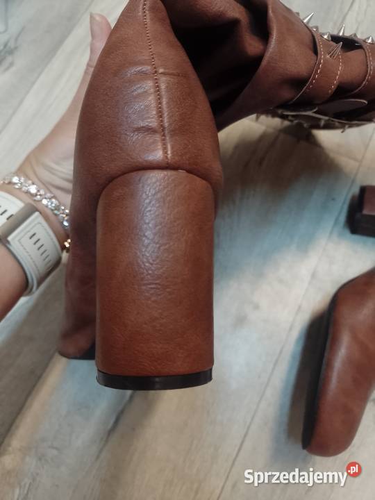 4142 Brązowe bogato zdobione ćwiekami Kozaki Moda i Styl Kraków