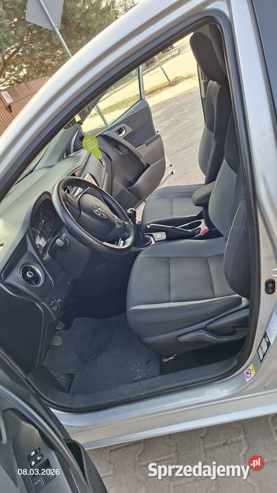 Toyota Auris II 14D4D 2015 Salon Polska Rok produkcji 2015 Karczew