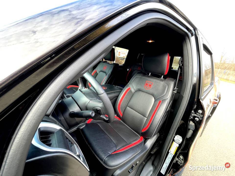 Dodge RAM 1500 57 HEMI eTorque AWD Bighorn przyciemniane szyby mazowieckie