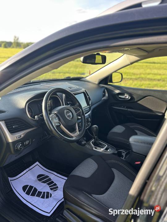 Jeep Cherokee 32 benzyna 3200cm3 Motoryzacja
