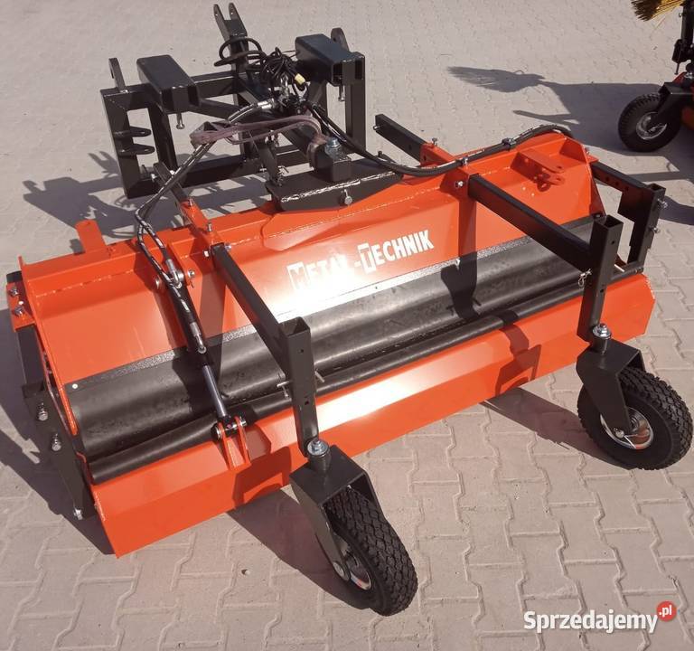 Zamiatarka drogowa 24m firmy Metal Technik Szubin