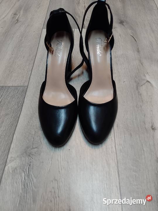40 Czarne czółenka wieczorowe z zapięciem NOWE małopolskie