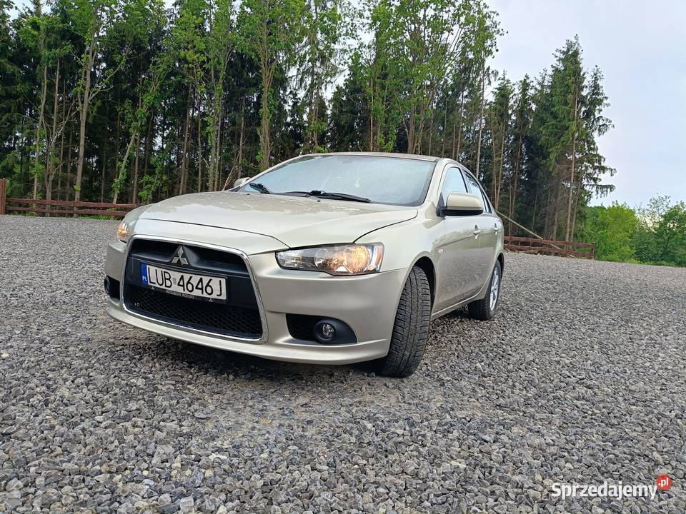 Mitsubishi Lancer hatchback nieuszkodzony