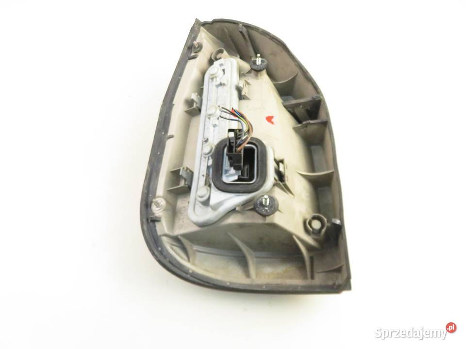 LAMPA PRAWA TYLNA OPEL ZAFIRA A T98 Lampy tylne