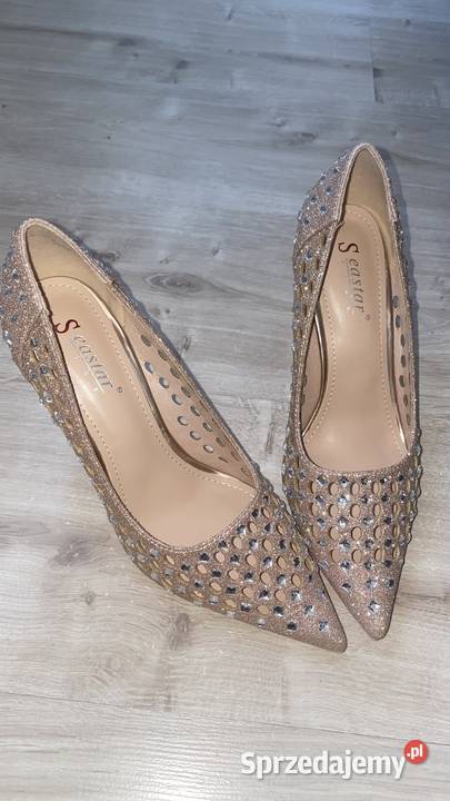 Buty na wysokim obcasie Leszno
