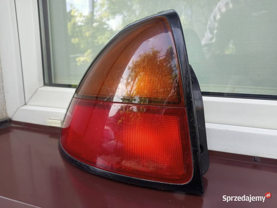 Mazda 323C BA lampa tył tylna lewa oprawki Sieradz