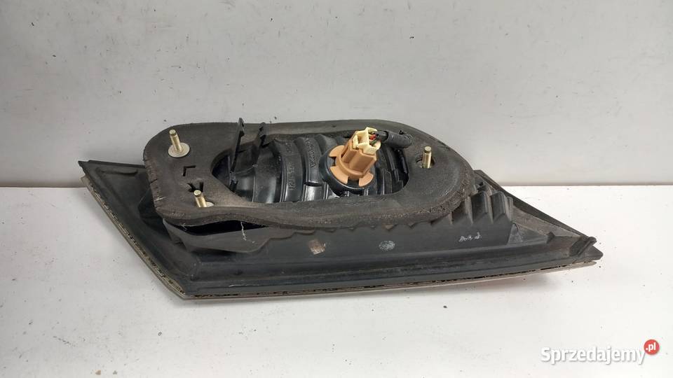 HONDA CIVIC VIII UFO LAMPA TYŁ PRAWA W KLAPĘ