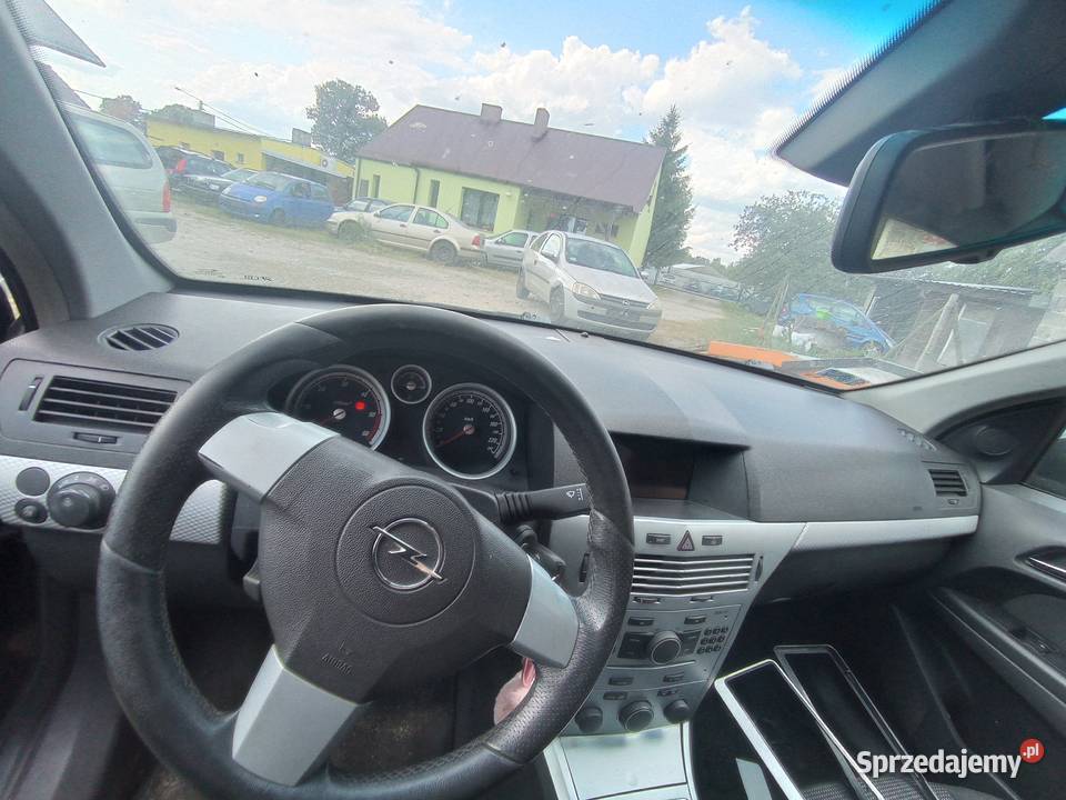 Opel Astra 19 Kombi 88 kW 2006 r dawca części Rok produkcji 2006 Szklarka Myślniewska sprzedam