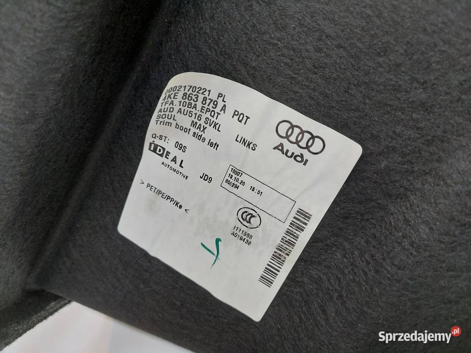 Audi Q8 ETRON SUV 4KE tapicerka boczek bagażnika