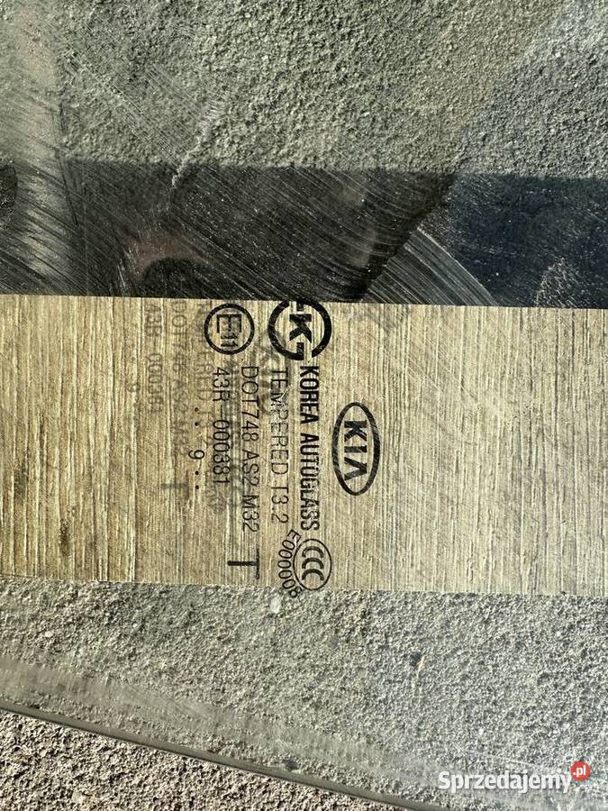 Kia Soul Szyba licznych drzwi lewy przód Narama