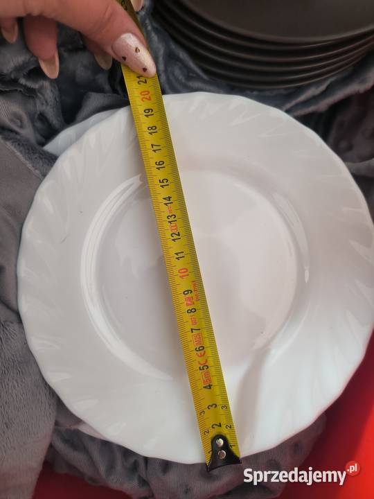 Zestaw talerzy białych Arcoroc20 Wojcieszyn sprzedam
