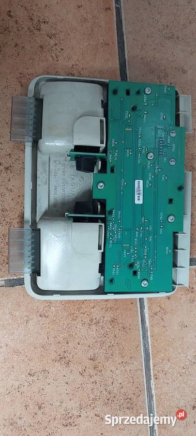 Lampka podsufitki JAGUAR XJ X351 AW93MBBS osobowe Szczecin sprzedam