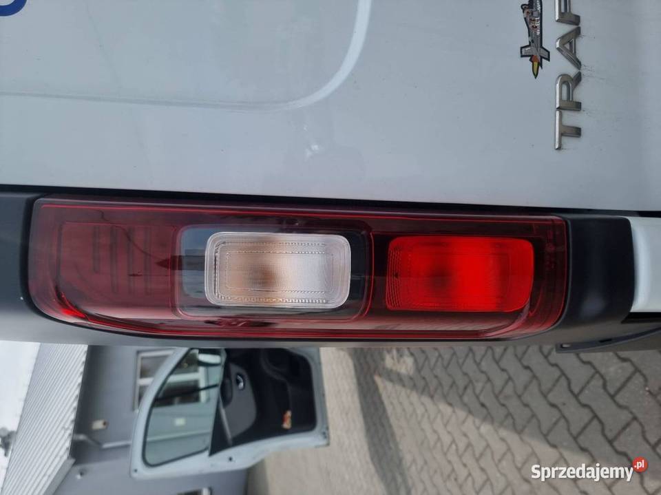 LAMPA LEWA TYŁ RENAULT TRAFIC III OBUDOWA osobowe Lipno