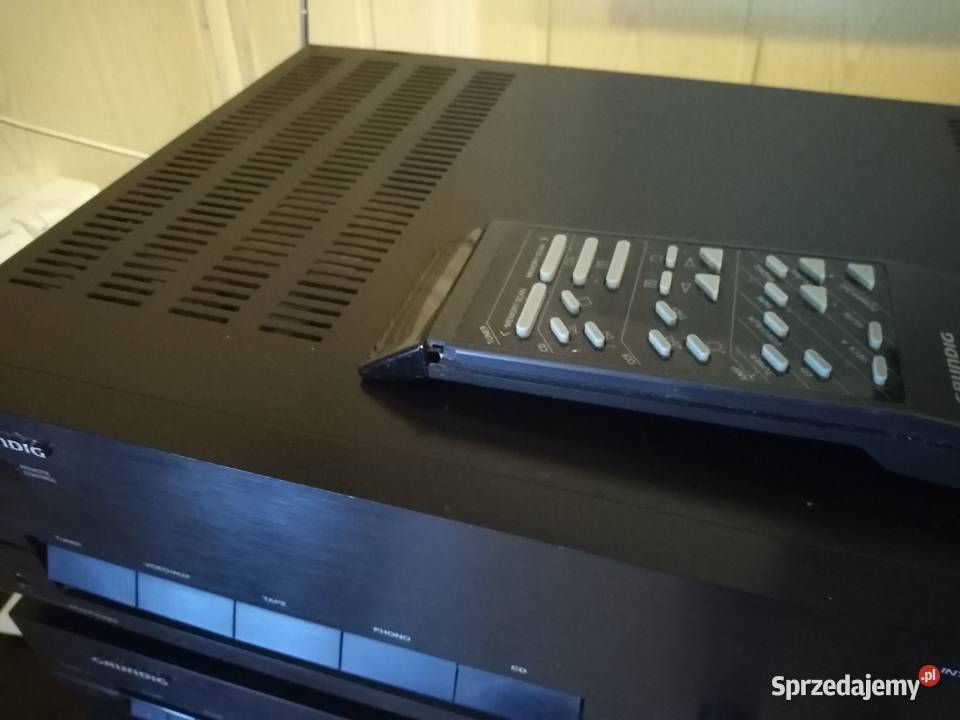 Wieża stereo Grundig vintage z pilotem Chmielnik