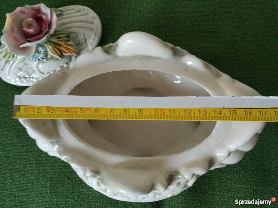 Piękna bomboniera Porcelana i szkło Ropa sprzedam