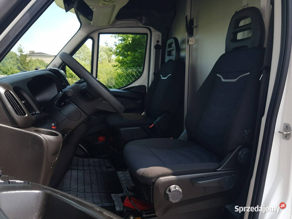 Iveco Daily KONTENER NISKOPODŁOGOWY 443x223x242 elektryczne szyby Poręba