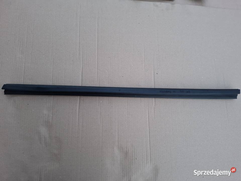 Uszczelka listwa zgarniająca drzwi szyby prawy Przyborów