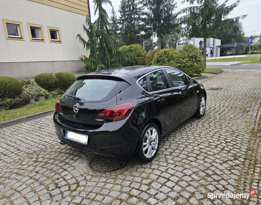 Opel Astra J 2010r 14TLPG 140 Klimatronik Alu 17 Rok produkcji 2010 małopolskie Ryglice sprzedam