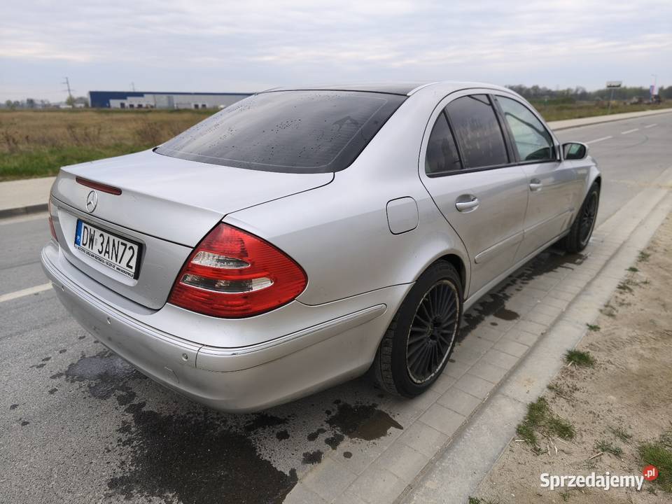 Mercedes Benz E gazbenzyna czujnik parkowania