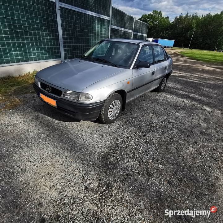 Zadbany opel Astra 2001 14 lpg Iwaniska