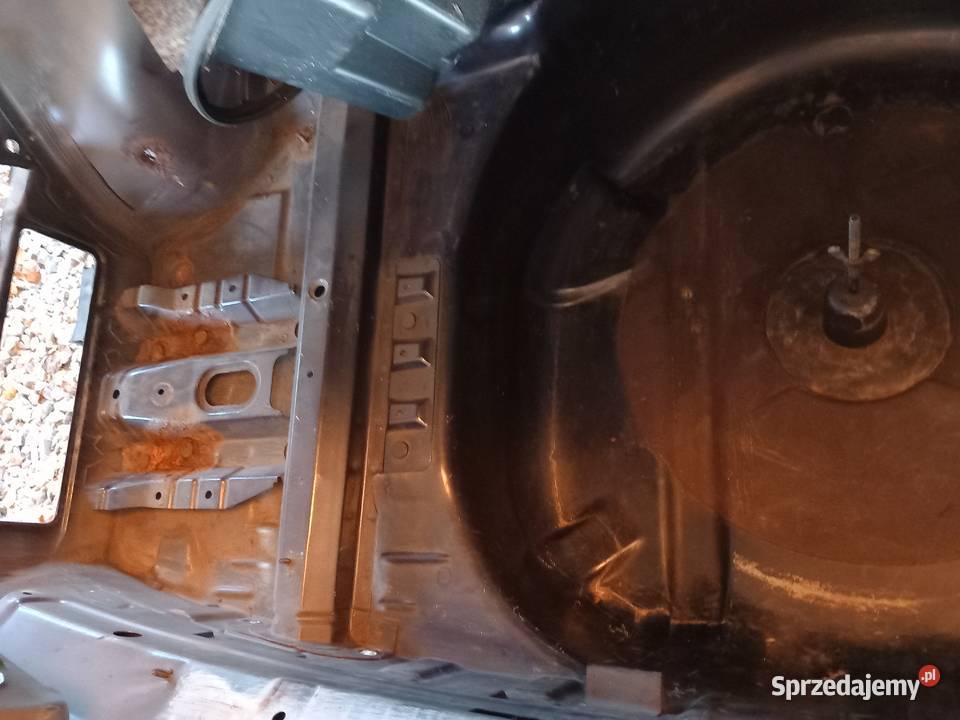 BMW e36 wnęka koła podłoga bagażnika podłużnica Brzozów
