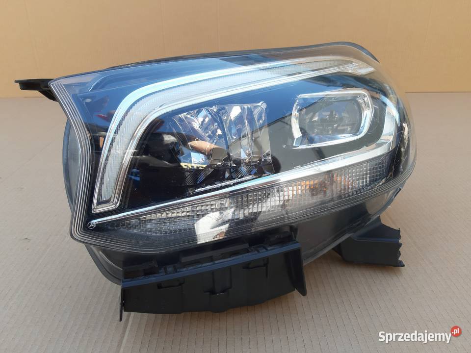 MERCEDES XKLASA W470 REFLEKTOR LEWY FULL LED Bieleń