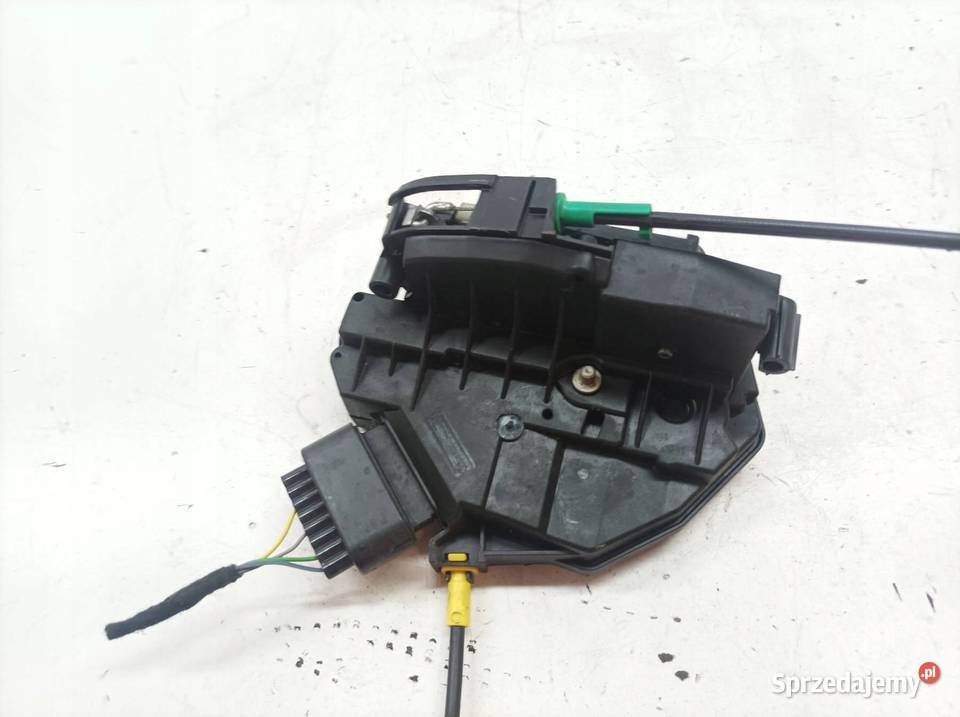 ZAMEK DRZWI TYŁ PRAWY BM5AA26412AG Ford Kuga II