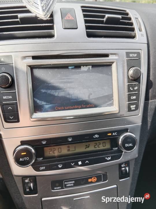 Toyota Avensis Kombi 18 benzyna gaz czarny elektryczne szyby