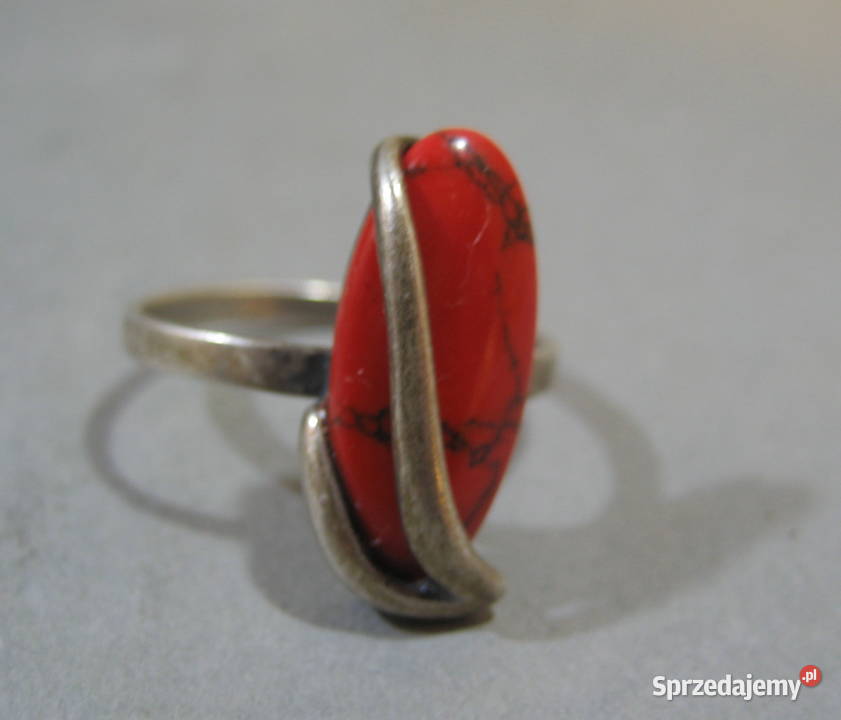 Pierscionek z Koralem Pokski Warszawa