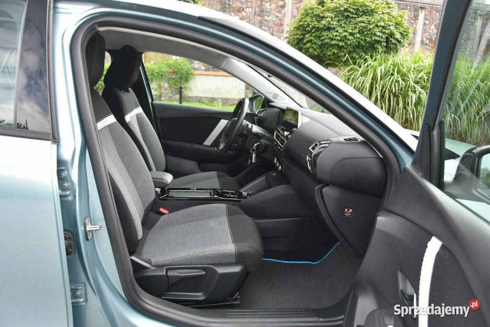 Citroen C4 12 PureTech 130 2022r Automat Navi Kampinos