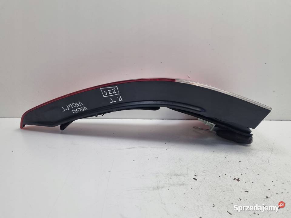 Volvo V50 KOMBI 0712r LIFT TYLNIA TYLNA LAMPA osobowe Janów