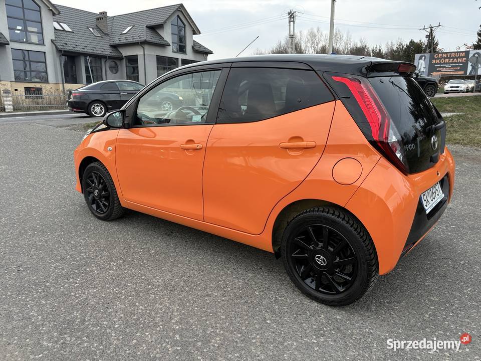 Salon BezwypKlima kamera cofaniaI właścicel Ledy Samochody osobowe Libiąż