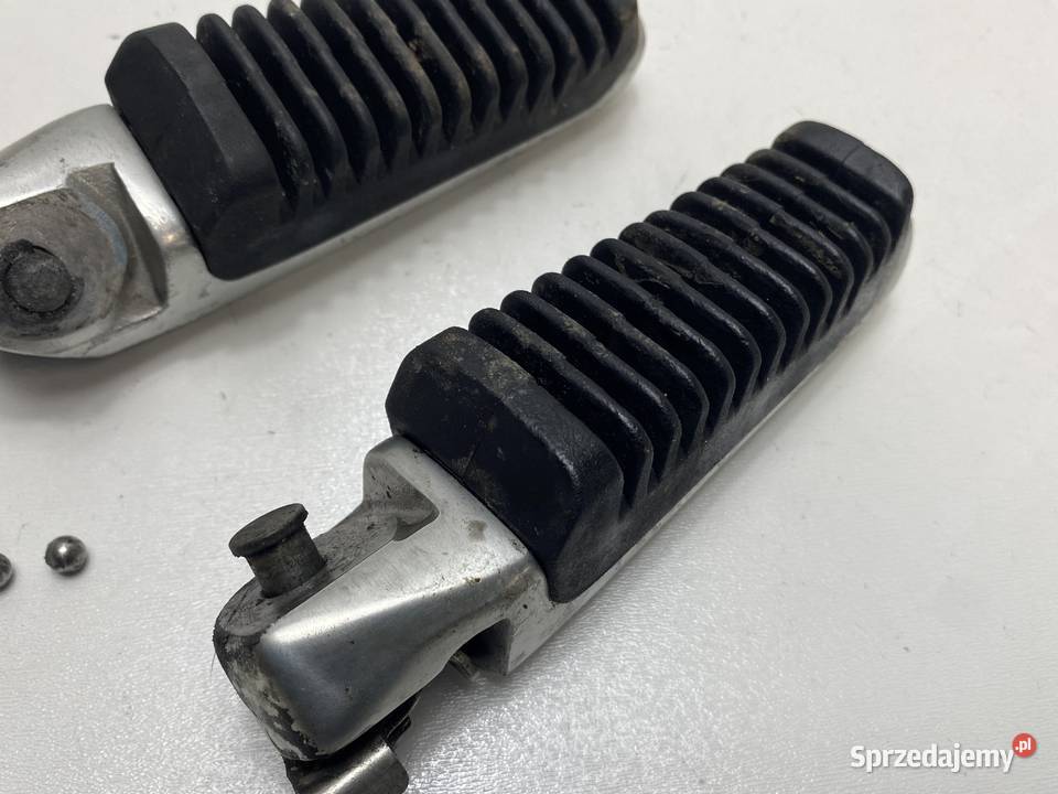 SUZUKI SIXTEEN UX125 PODNÓŻKI PASAŻERA STOPKA Siedlce